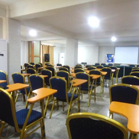 Sunset Hotel Кумасі Екстер'єр фото