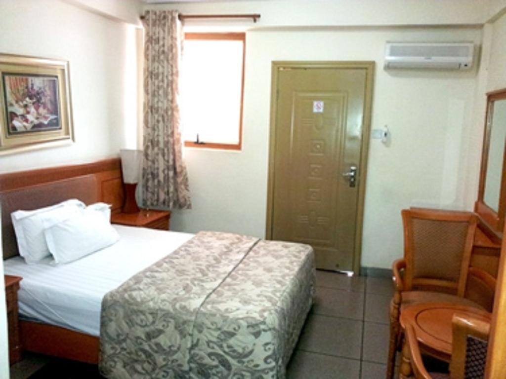 Sunset Hotel Кумасі Номер фото